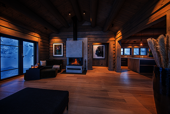 Dřevo s povrchovou úpravou Osmo Dekorační vosk dokonale ladí s exkluzivním designem interiéru.